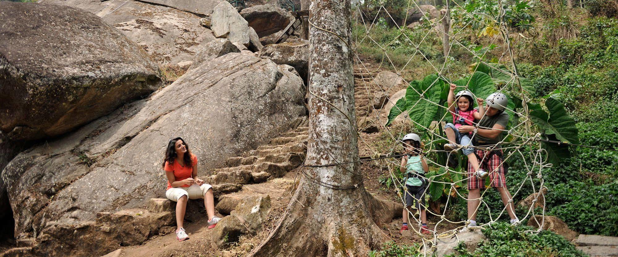 Club Mahindra Munnar Hotell Chinnakanal Exteriör bild